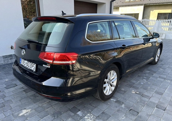 Volkswagen Passat cena 54900 przebieg: 183500, rok produkcji 2017 z Sompolno małe 37